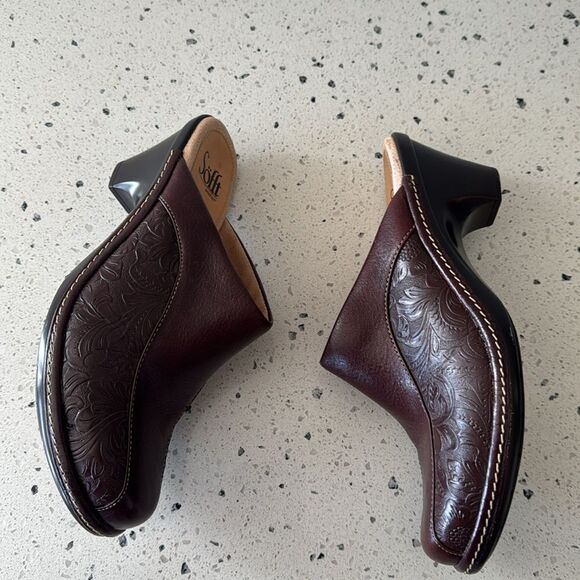 Sofft Women's Size 8.5 Brown Leather Clogs Mules Floral Tooled Slip On Shoes EUC - Picture 5 of 12
